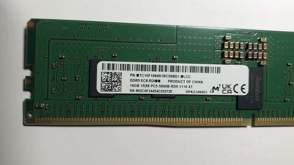 Micron 16GB DDR5 5600MHz ECC Sunucu RAM (MTC10F1084S1RC56BD1 QLFF)